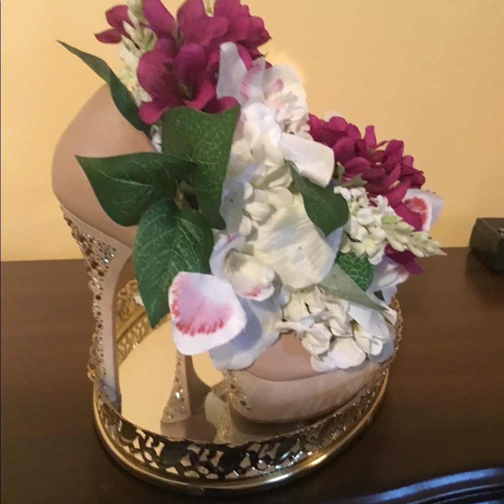 Accent Piece Shoe Floral Arrangement Twin Beauties.